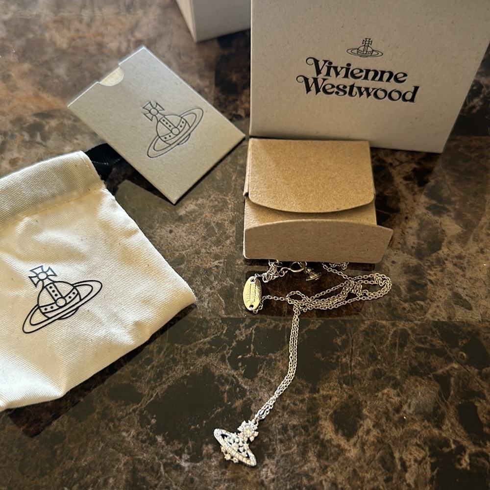 Vivienne Westwood pendant Necklace ( never worn )